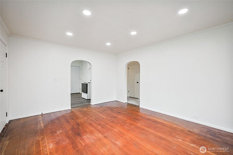 3rd image of 527 24th Avenue