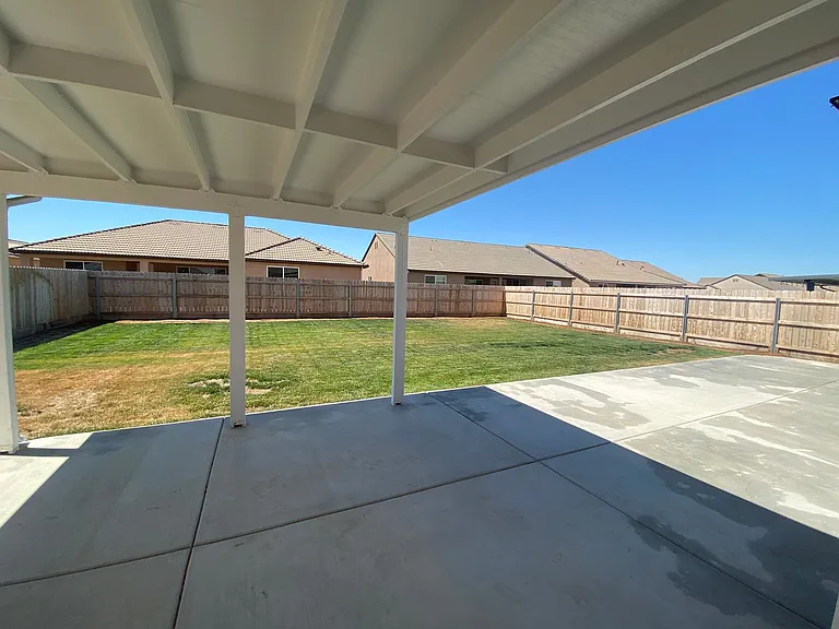1975 W Escher Dr — Photo 6