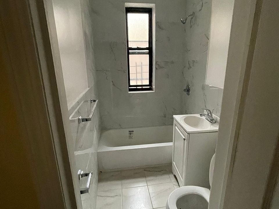 2nd image of 2420 Davidson Ave #D