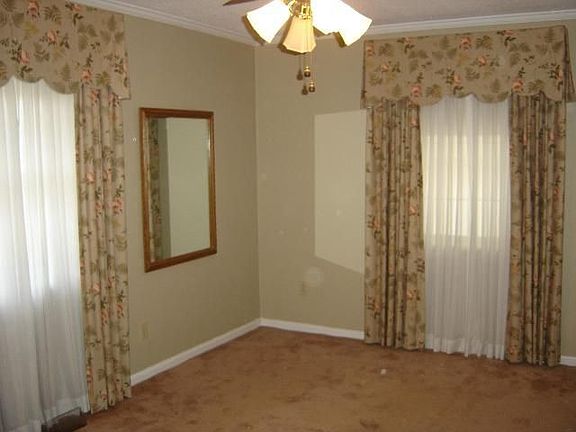4th image of 2803 Highland Dr NE