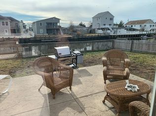 17 Lake Huron Dr, Little Egg Harbor, NJ 08087