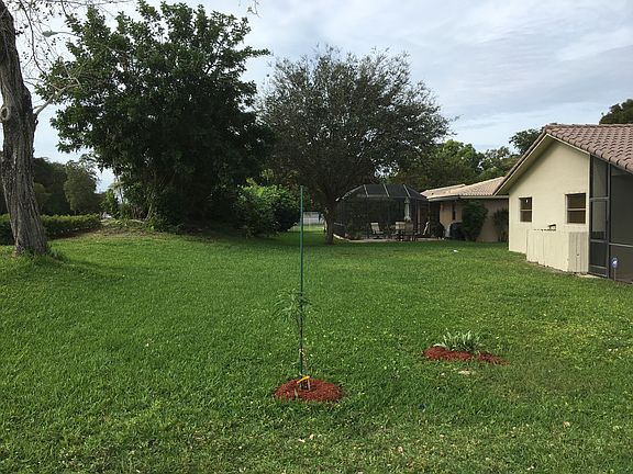 4th image of 9400 NW 4th St