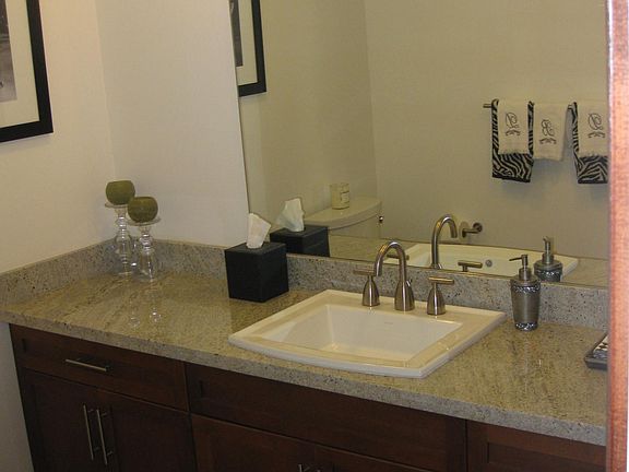 4th image of 4400 Irvine Ave #11