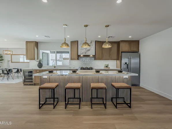 5028 W SHANGRI LA Road, Glendale, AZ 85304