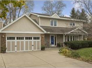 2203 Heritage Ln, New Brighton, MN 55112