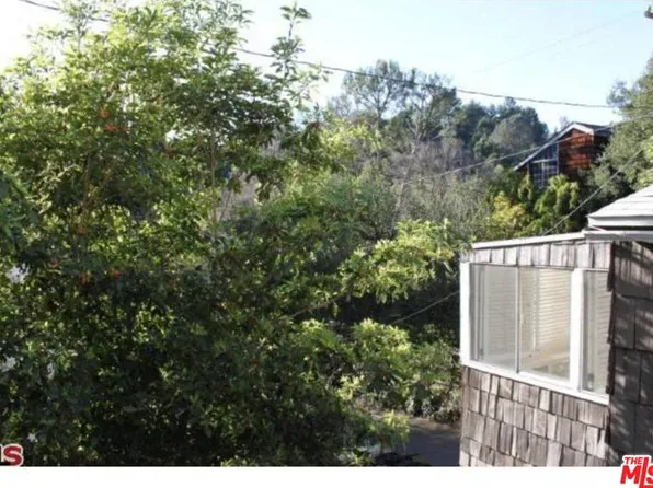 10306 Seabury Ln, Los Angeles, CA 90077