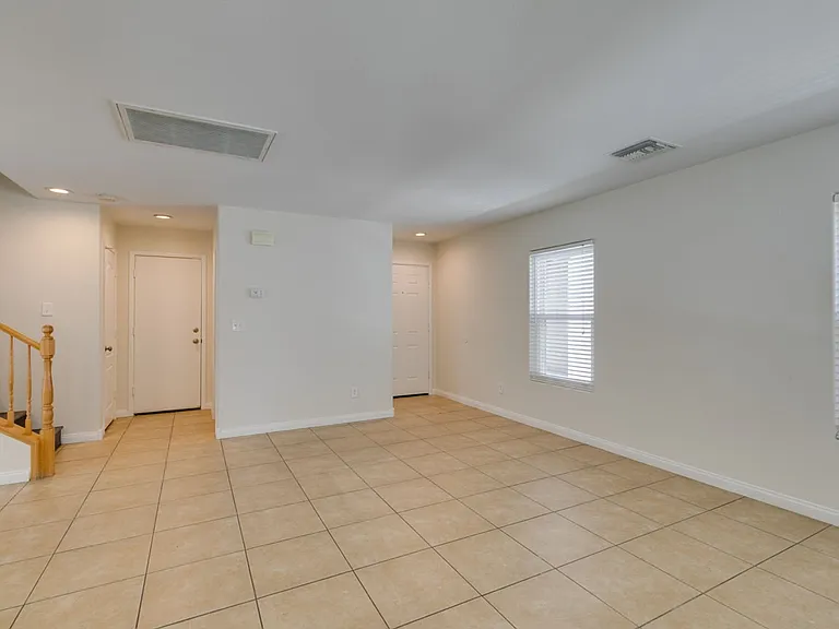 8660 Painted Horseshoe St — Photo 9