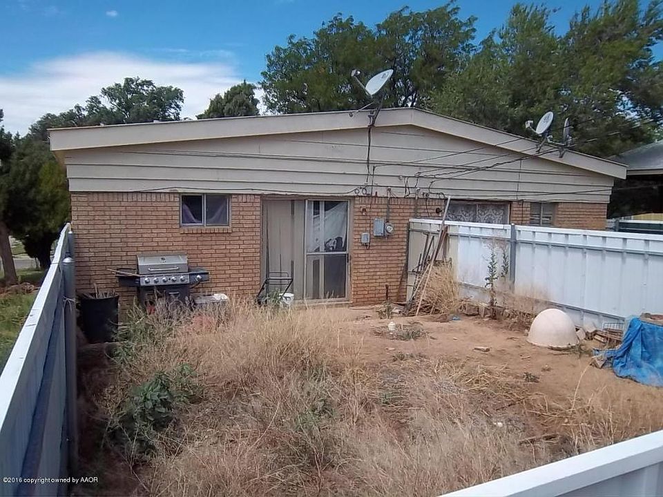 2nd image of 111 S Louisiana St
