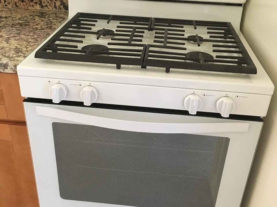 Gas stove