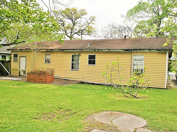 4th image of 132 Lakewood Dr