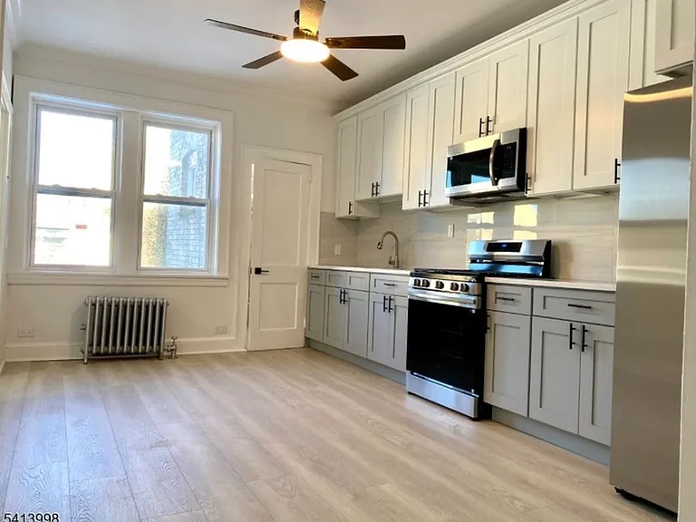 55 Spring St #1 — Photo 9