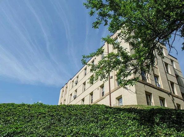 Park Crest Apartments