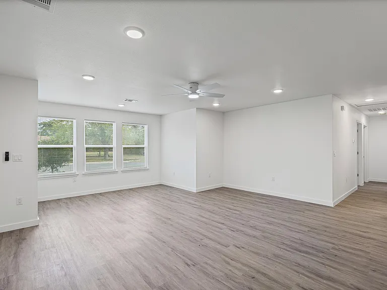 1100 Monte Vista Dr — Photo 6
