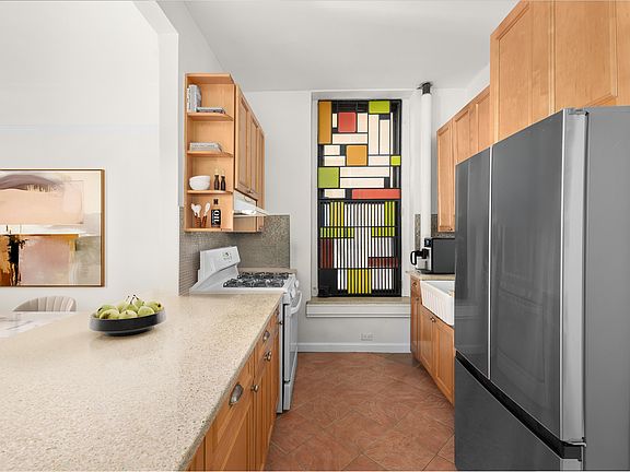 5th image of 839 W End Ave APT 1C
