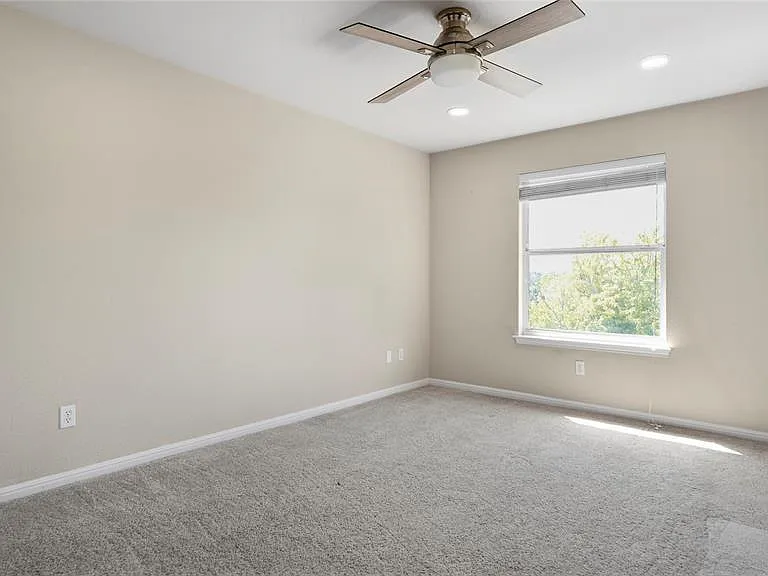 303 Payne Stewart Dr — Photo 32