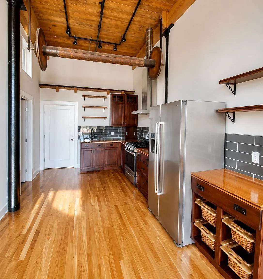 1 bed, 1.0 bath, 1000 sqft, $2,000 — Photo 2