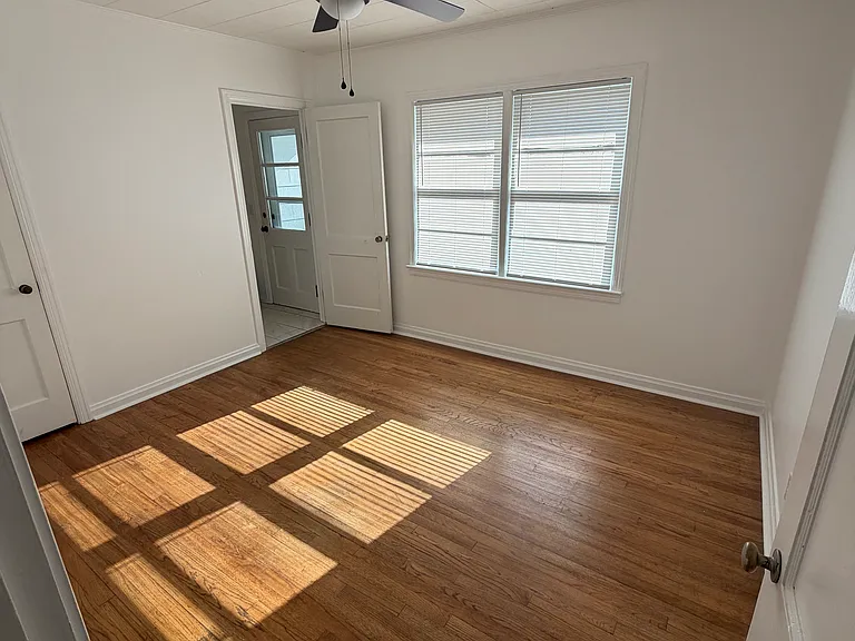 913 N Park Ave — Photo 11