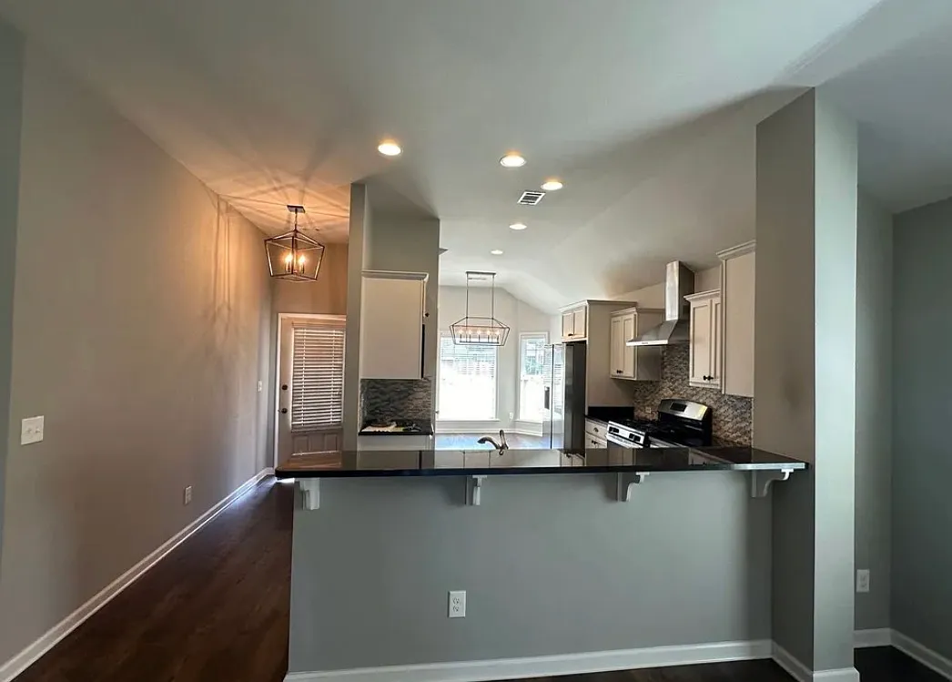 3 bed, 1922 sqft, $2,375 — Photo 2