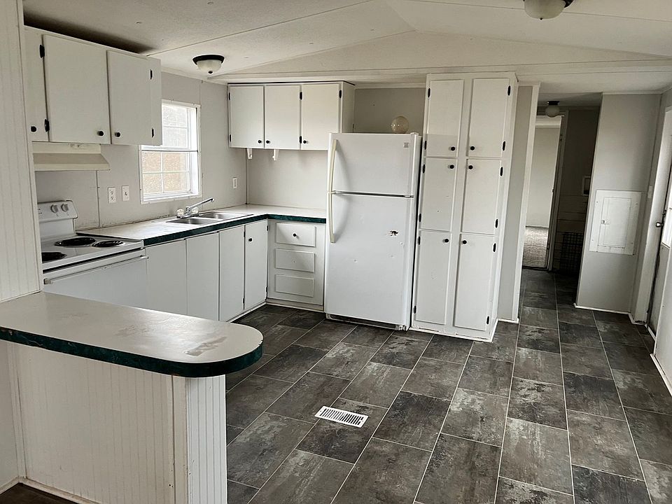 1st image of 19 Bargin Ln #5