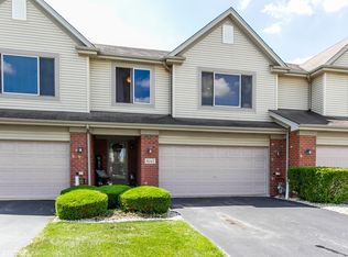 8245 Pecan Pl, Frankfort, IL 60423