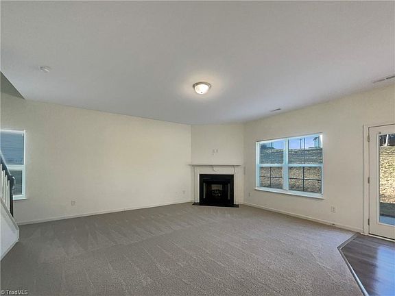 3rd image of 463 Brassfield Dr