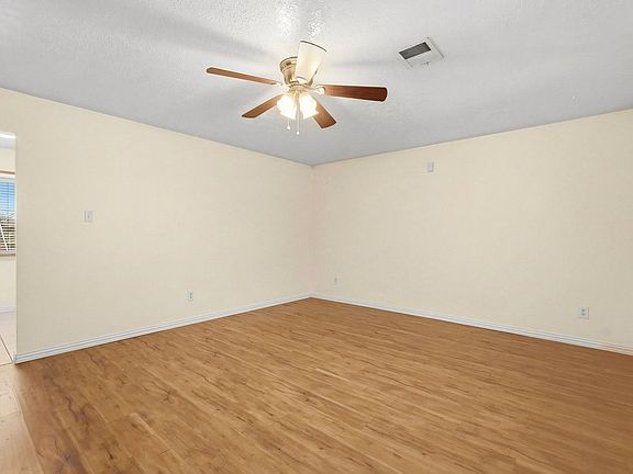 4th image of 703 Overbluff St