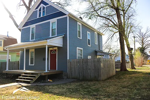 923 Osage St. Photo 1