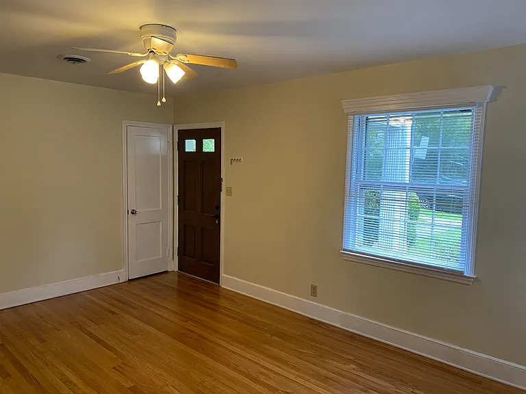 1611 Wright Ave — Photo 1