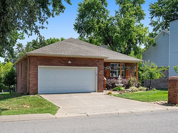 3rd image of 205 Waterview Dr