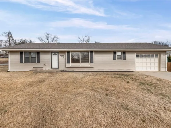 1530 Choctaw St, Leavenworth, KS 66048