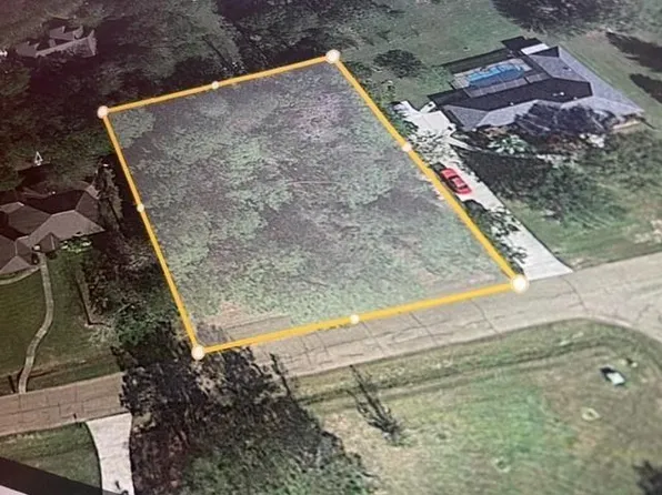 30299 Woodland West Dr, Lacombe, LA 70445