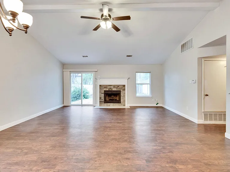 9706 Moorberry St — Photo 4