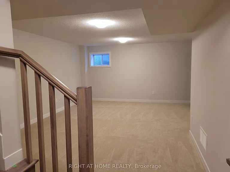 12 Focality Cres — Photo 26