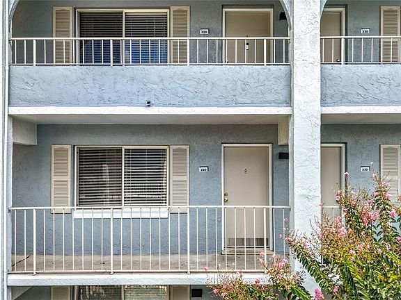 4th image of 131 WATER FRONT WAY #220