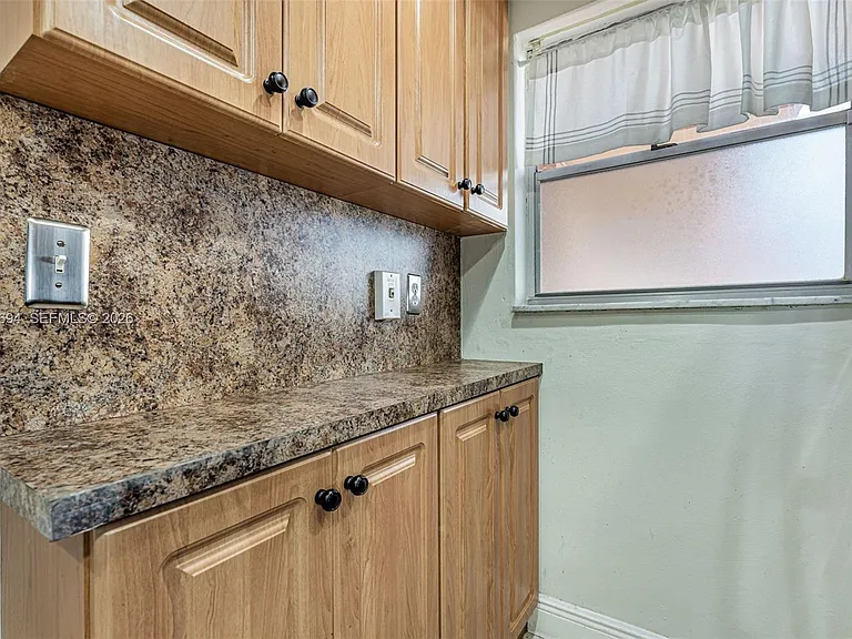 1100 W 35th St #23 — Photo 9