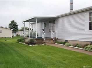 225 Heather Ln, Fairborn, OH