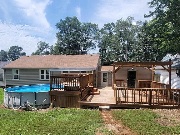 3rd image of 708 E Shore Dr