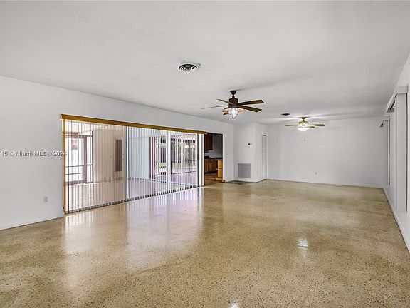 5th image of 15640 Palmetto Club Dr