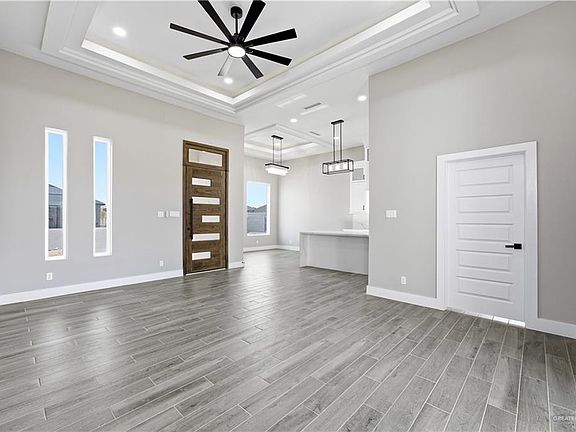 3rd image of 439 Sandy Rd