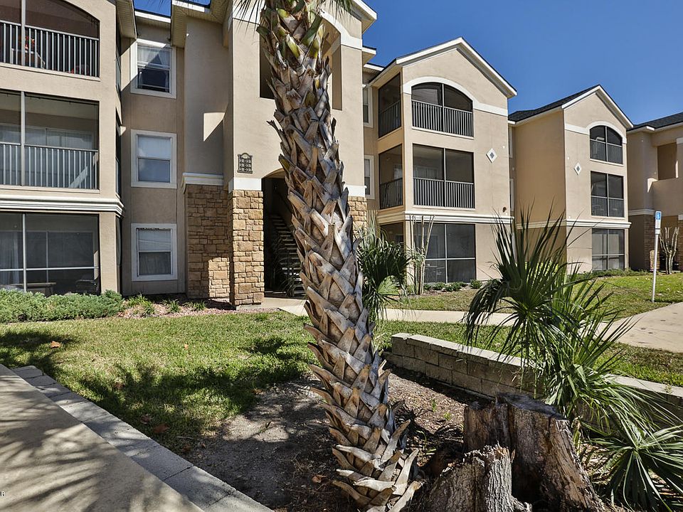 1st image of 940 Village Trl Unit 8-105