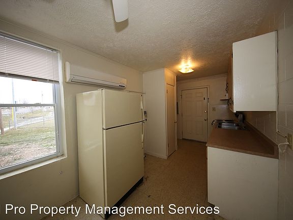 2nd image of 1032 E Morris Blvd #B