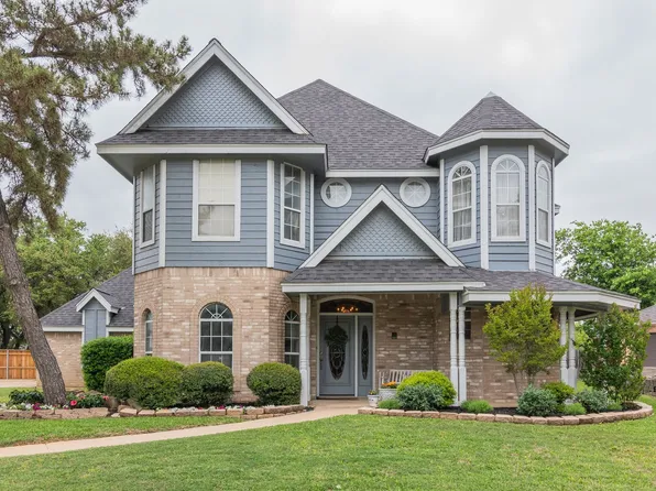 2213 Laurel Ct, Bedford, TX 76021