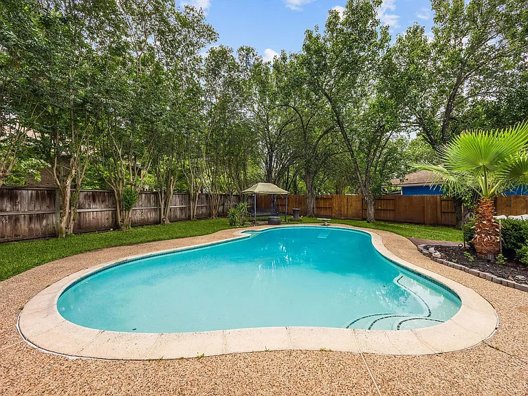 3219 Castlewind Dr — Photo 32