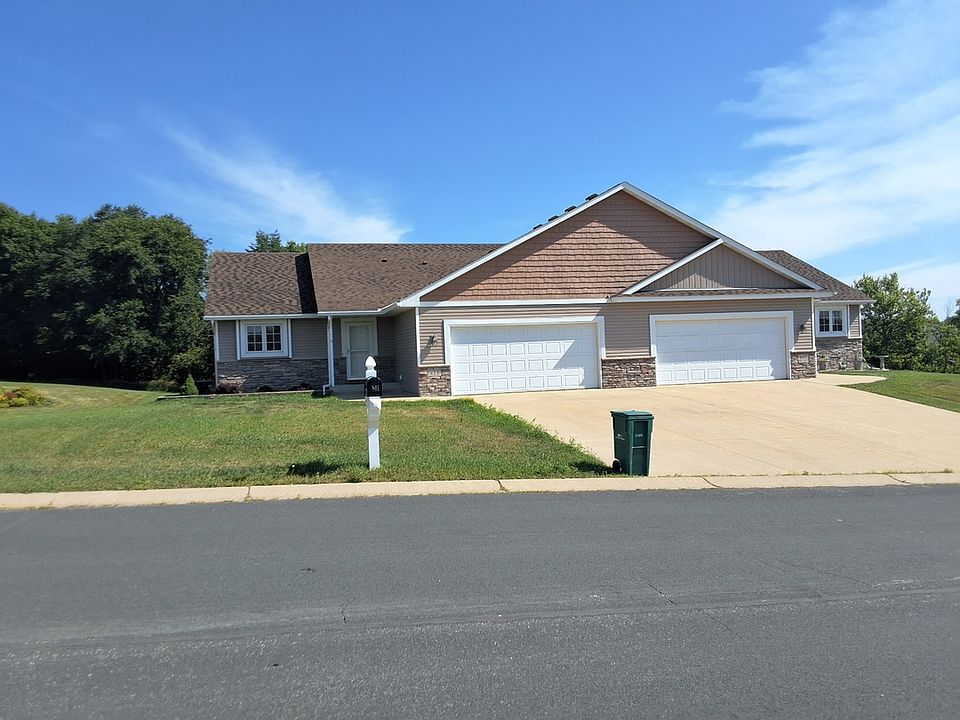 2nd image of 811 Deer Path