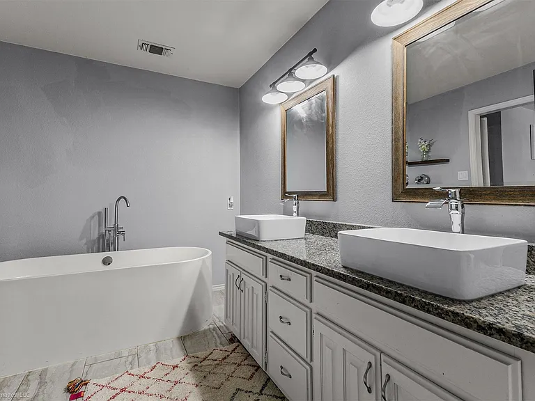 1531 Pickwick Ln — Photo 13