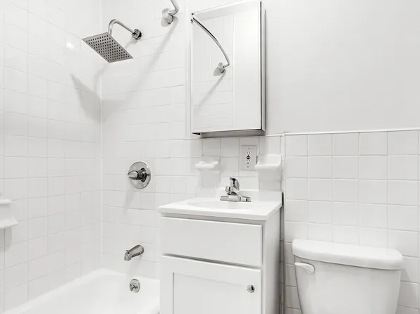 341 West 45th Street image 4 of 13