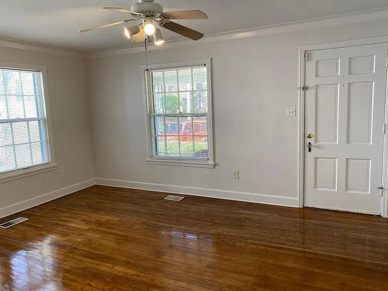 212 Walnut St — Photo 2