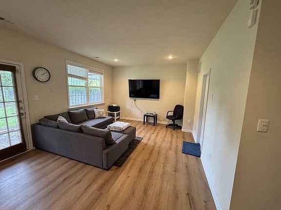 4th image of 20894 Houseman Ter