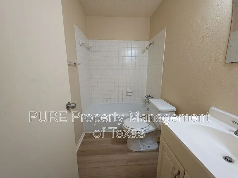 5808 Wellington Dr #3 — Photo 24