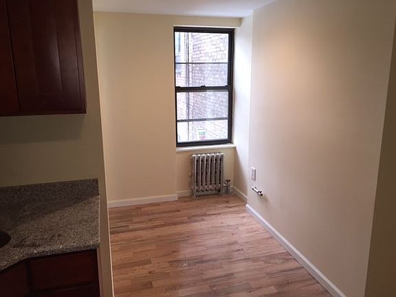 5th image of 155 Chrystie St APT 4